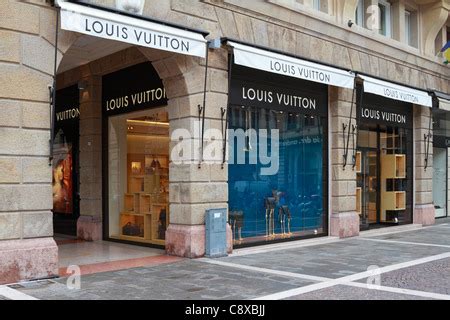 fabbrica della louis vuitton padova|Louis Vuitton Padova Store in Padova, Italy .